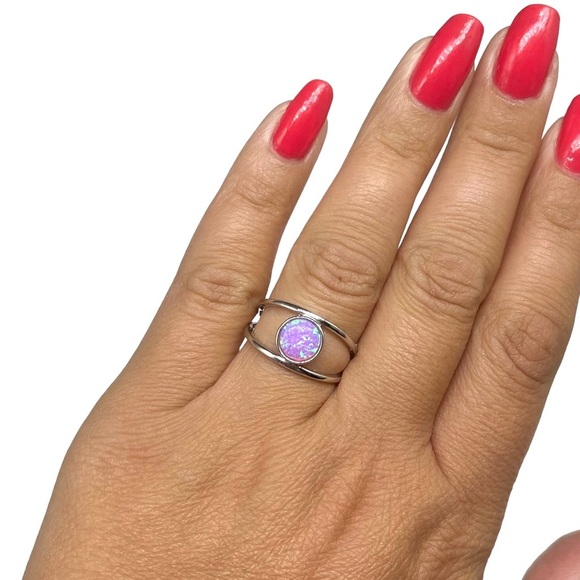 Elegant Silver and Purple Opal Ring - Picture 1 of 5
